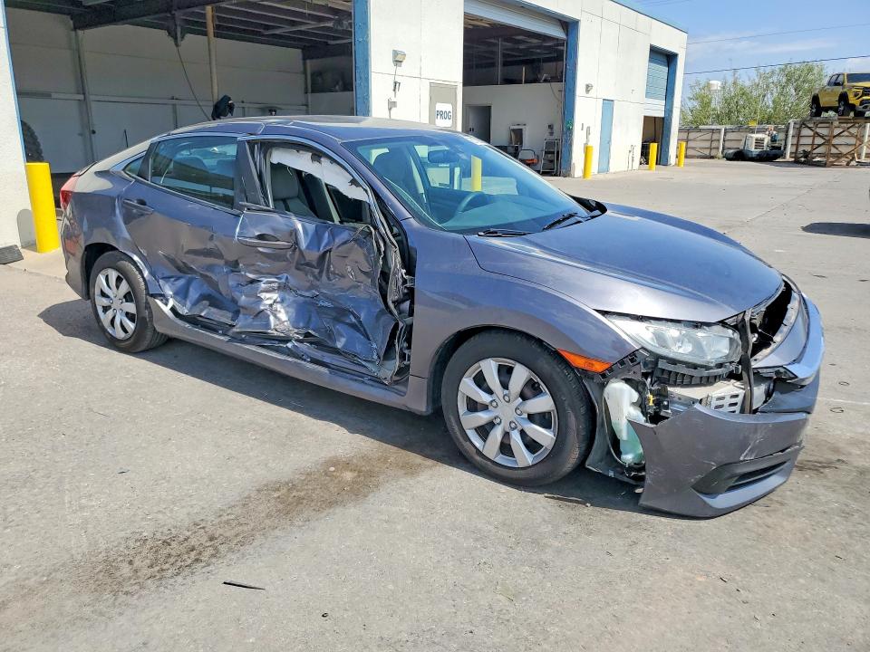 Продажа на аукционе авто 2018 Honda Civic, vin: 19XFC2F55JE040714, номер лота: 56789566