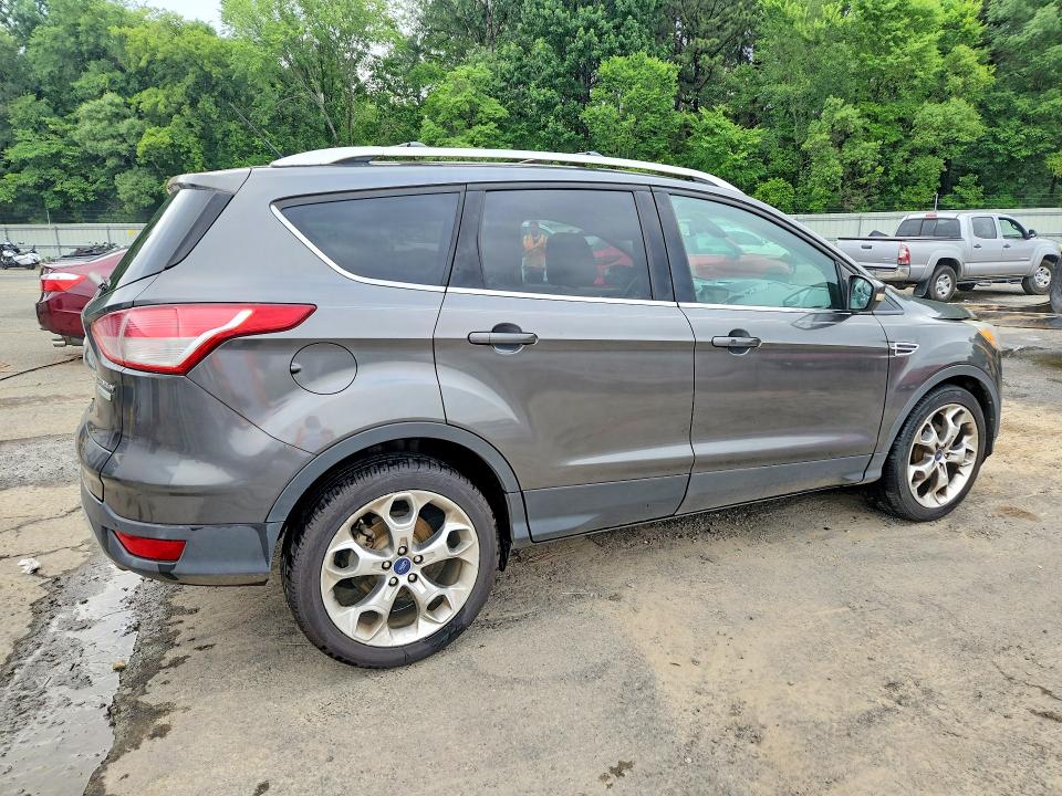 2015 Ford Escape მანქანა იყიდება აუქციონზე, vin: 1FMCU0JX3FUB45513, აუქციონის ნომერი: 55789636