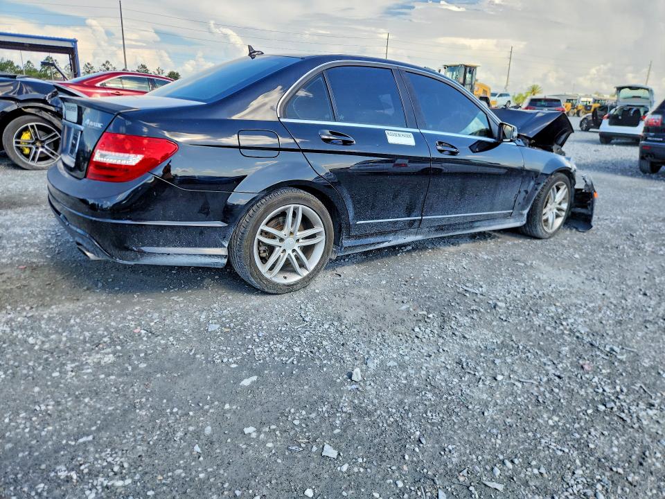 2014 Mercedes-benz C მანქანა იყიდება აუქციონზე, vin: WDDGF8AB4ER313458, აუქციონის ნომერი: 57340106