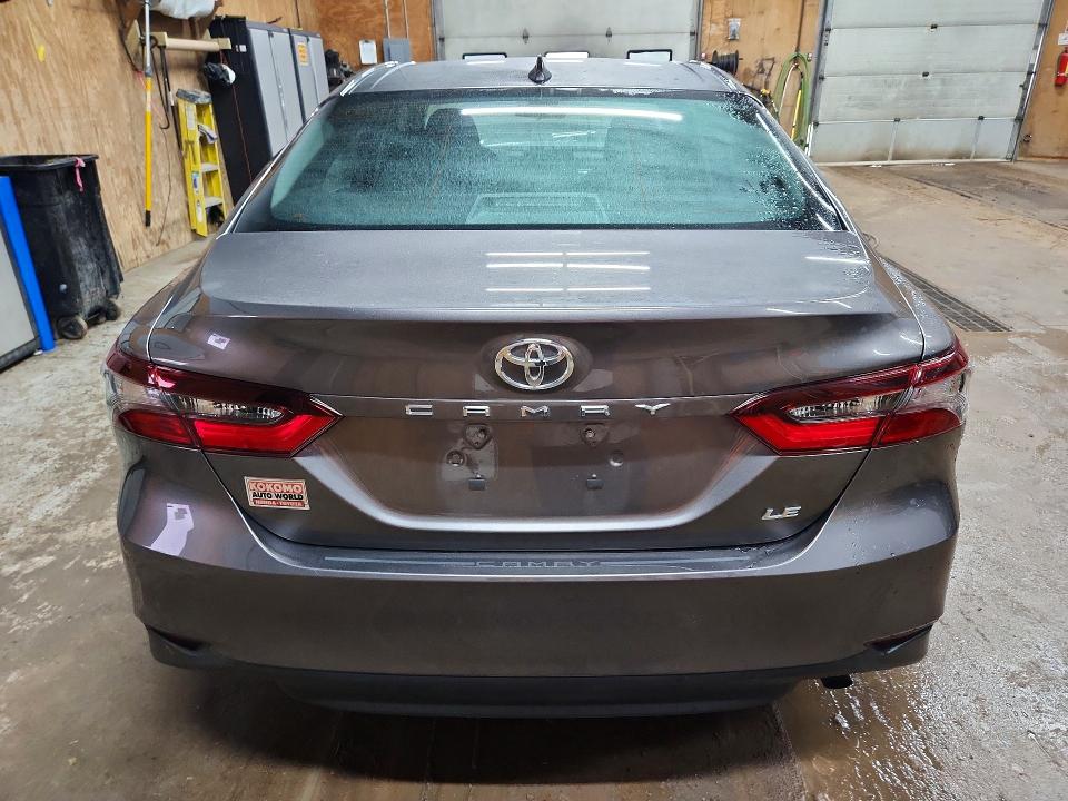 2022 Toyota Camry მანქანა იყიდება აუქციონზე, vin: 4T1C11AK8NU682881, აუქციონის ნომერი: 58692006