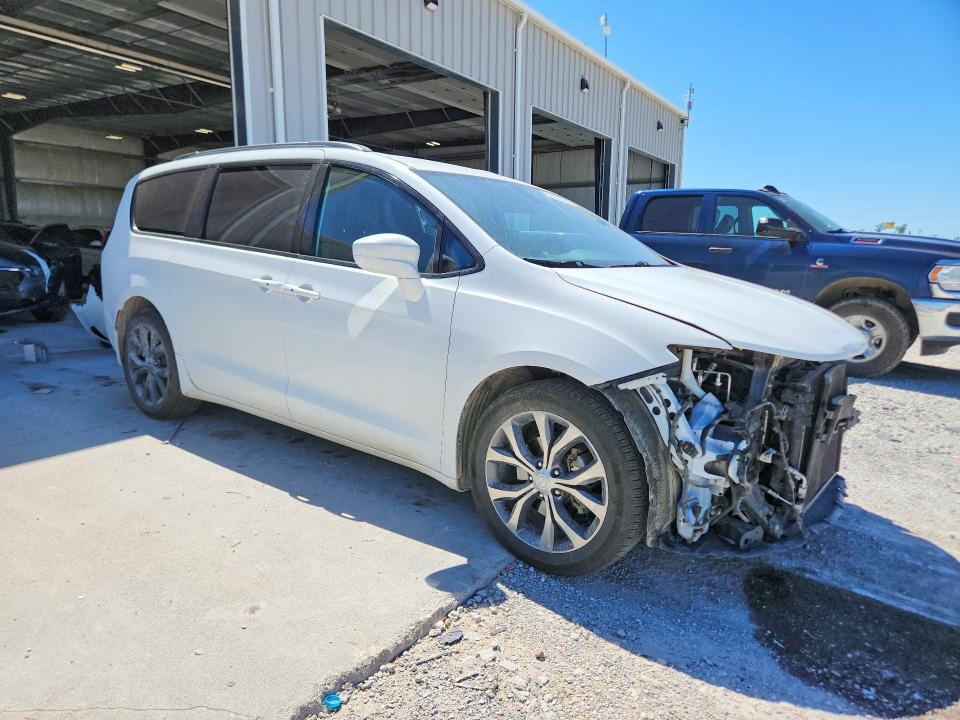 2018 Chrysler Pacifica მანქანა იყიდება აუქციონზე, vin: 2C4RC1BG8JR334010, აუქციონის ნომერი: 56950036