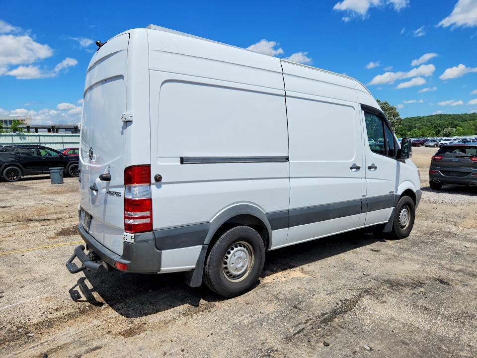 57291416 :رقم المزاد ، WD3PE7CC7B5574416 vin ، 2011 Mercedes-benz Sprinter مزاد بيع