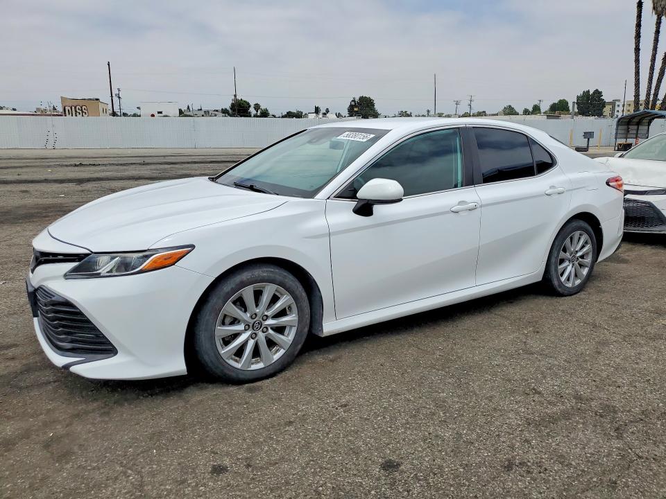 58380156 :رقم المزاد ، 4T1B11HK7KU772231 vin ، 2019 Toyota Camry مزاد بيع