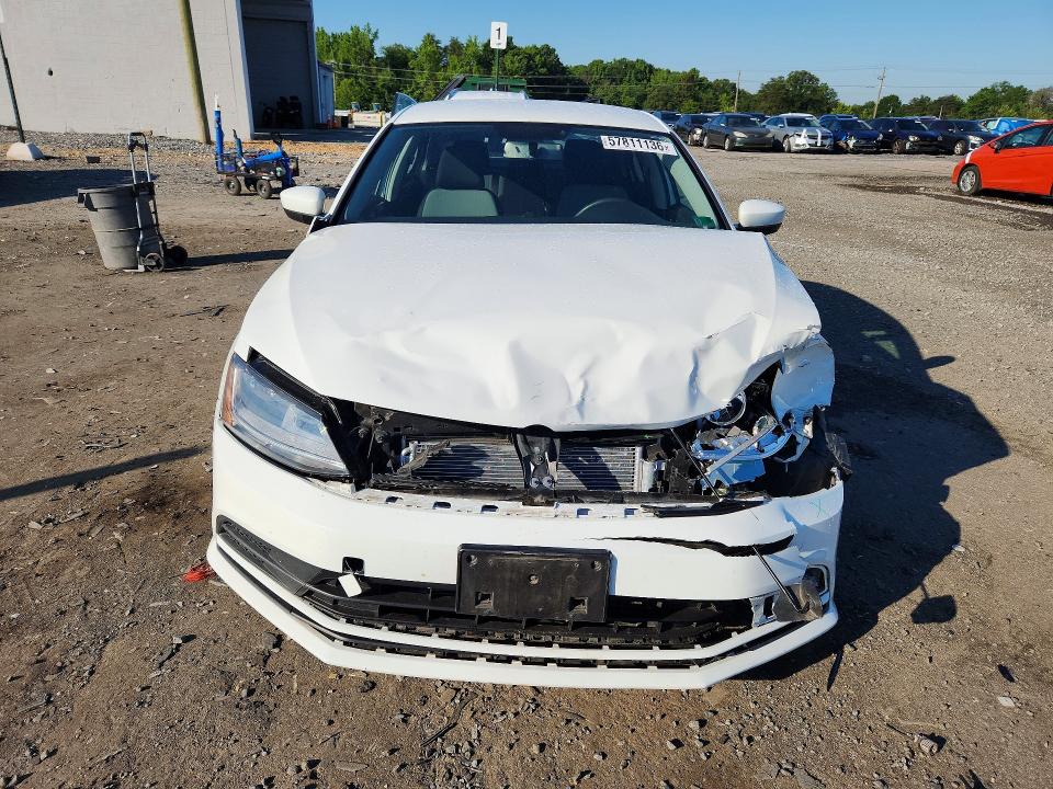 57811136 :رقم المزاد ، 3VW2B7AJ4HM306952 vin ، 2017 Volkswagen Jetta مزاد بيع