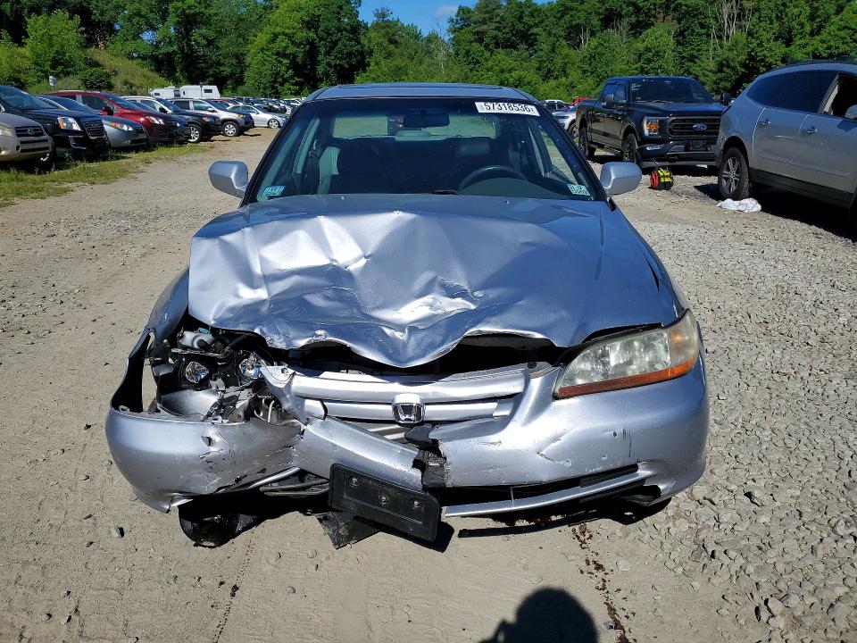 57318536 :رقم المزاد ، 1HGCG16532A002499 vin ، 2002 Honda Accord مزاد بيع