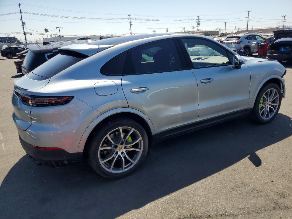 56307576 :رقم المزاد ، WP1BE2AY8NDA51058 vin ، 2022 Porsche Cayenne مزاد بيع