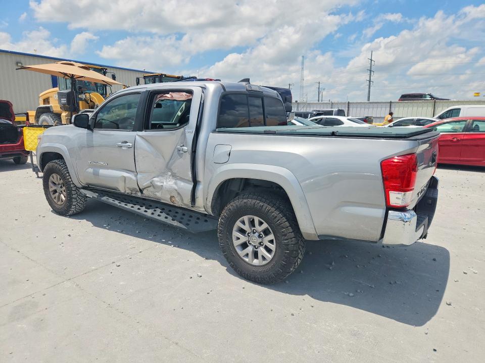 57713476 :رقم المزاد ، 5TFAZ5CN4HX037702 vin ، 2017 Toyota Tacoma مزاد بيع