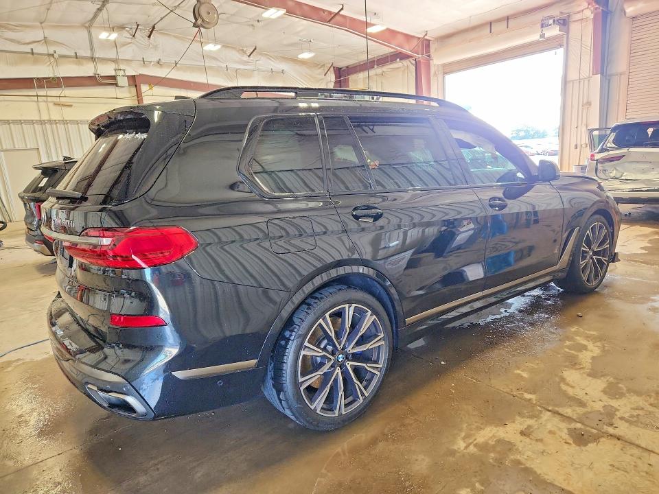 58615926 :رقم المزاد ، 5UXCX6C01L9B33388 vin ، 2020 Bmw X7 مزاد بيع