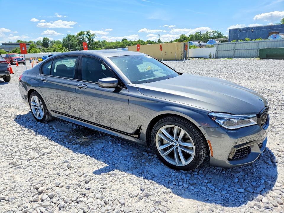 55880146 :رقم المزاد ، WBA7F2C53HG421811 vin ، 2017 Bmw 750 مزاد بيع