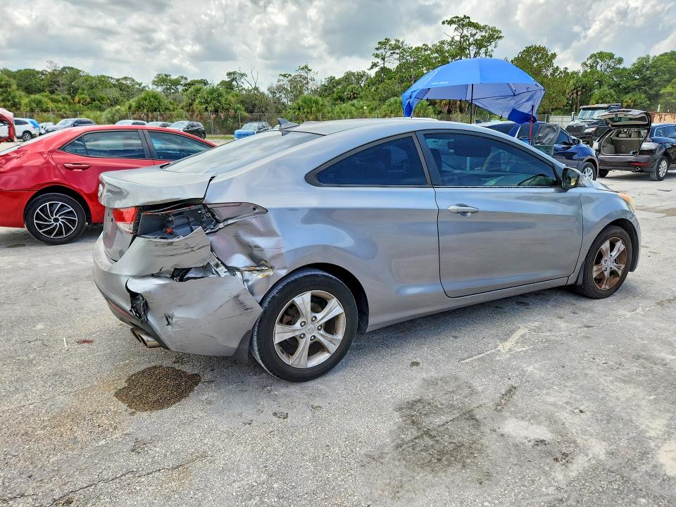 Продажа на аукционе авто 2013 Hyundai Elantra Coupe, vin: KMHDH6AE4DU009589, номер лота: 57881516