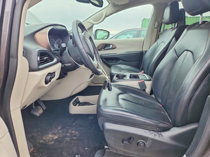 55122056 :رقم المزاد ، 2C4RC1EG1JR257329 vin ، 2018 Chrysler Pacifica مزاد بيع