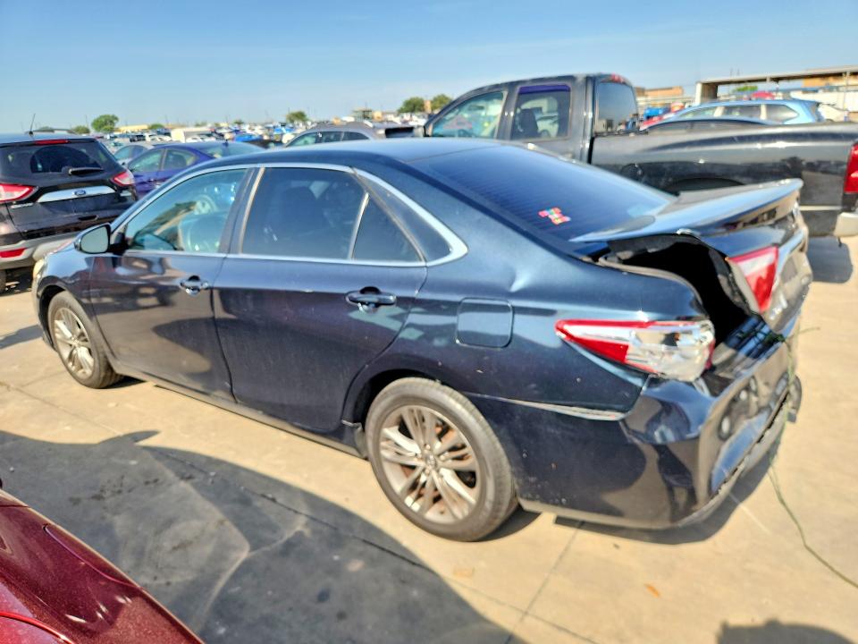 58728616 :رقم المزاد ، 4T1BF1FK3GU225050 vin ، 2016 Toyota Camry مزاد بيع