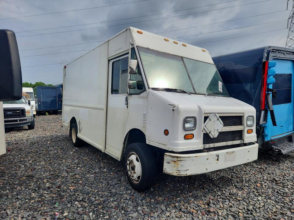 53539216 :رقم المزاد ، 4UZA4FF41YCF81362 vin ، 2000 Freightliner Mt45 Chassis مزاد بيع