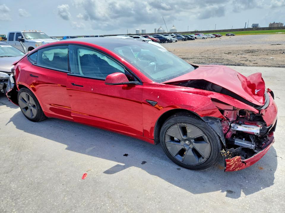 55625986 :رقم المزاد ، 5YJ3E1EA3NF103170 vin ، 2022 Tesla Model 3 مزاد بيع