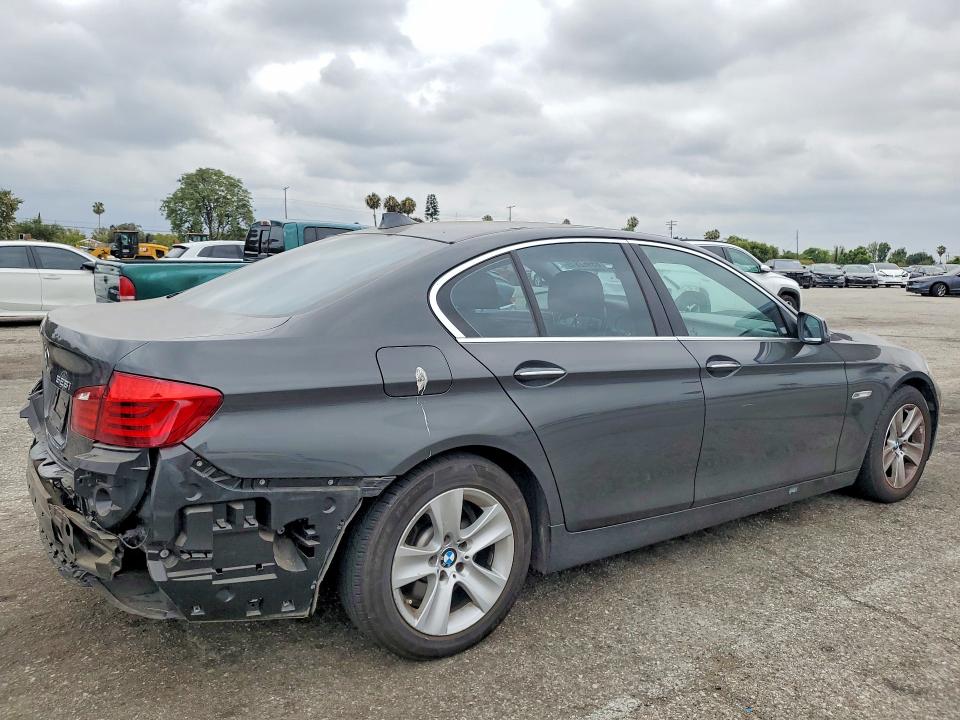 85962815 :رقم المزاد ، WBAXG5C57CDX04169 vin ، 2012 Bmw 528 مزاد بيع