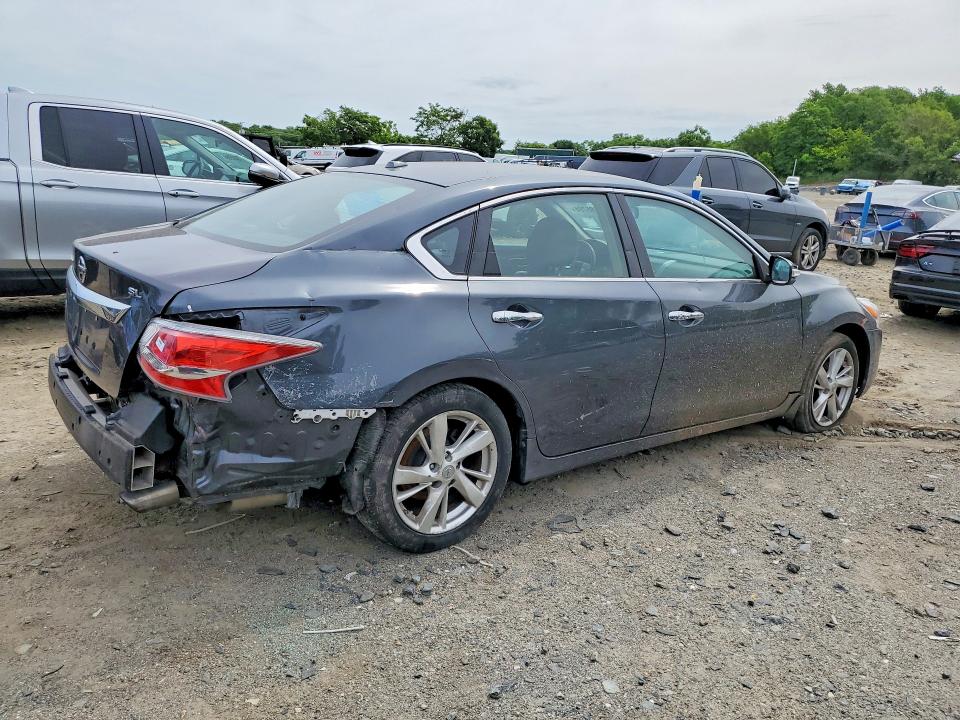 2013 Nissan Altima მანქანა იყიდება აუქციონზე, vin: 1N4AL3AP7DN425366, აუქციონის ნომერი: 57895796