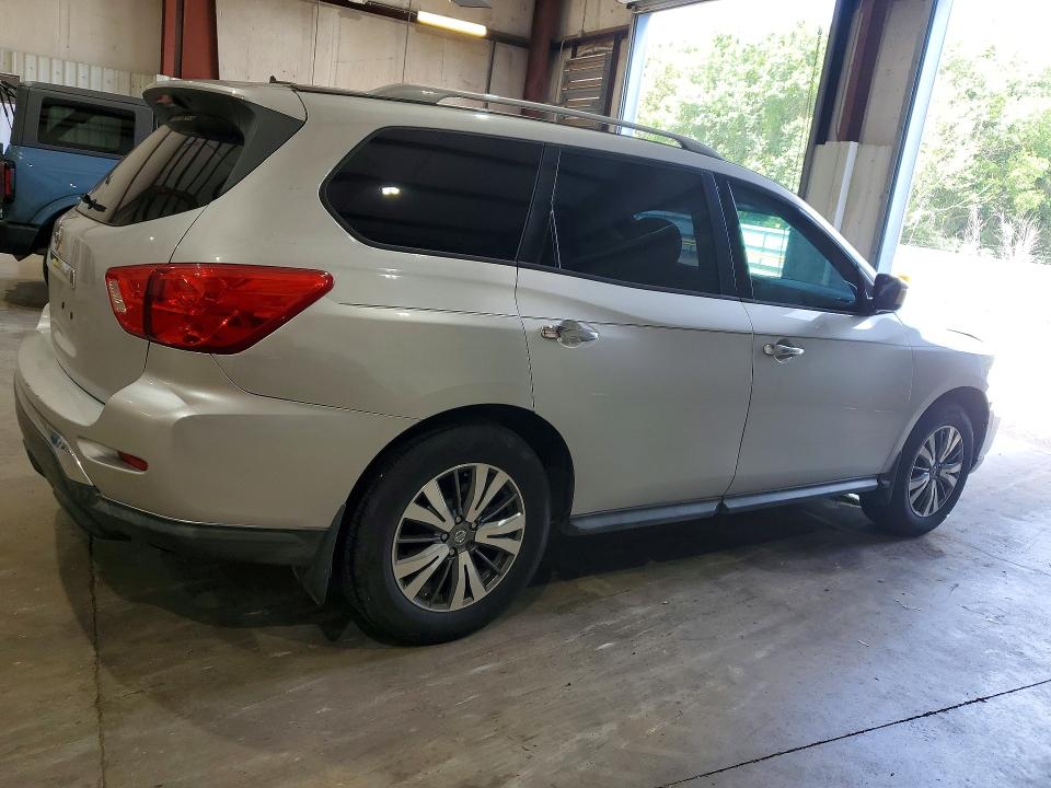 Продажа на аукционе авто 2017 Nissan Pathfinder, vin: 5N1DR2MN7HC656923, номер лота: 58820556