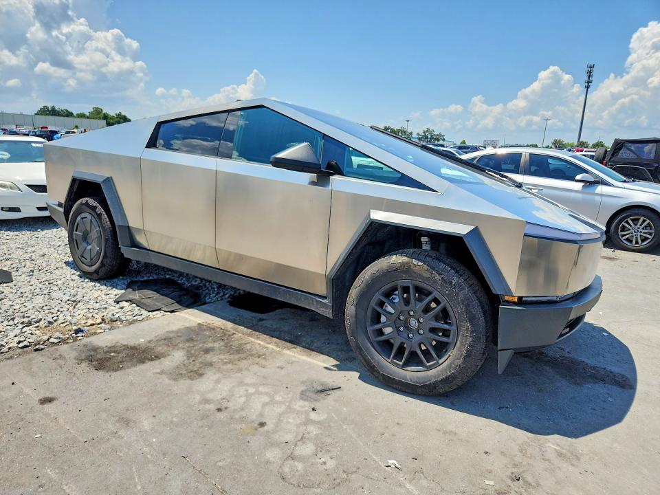 58941946 :رقم المزاد ، 7G2CEHED8SA080865 vin ، 2025 Tesla Cybertruck مزاد بيع