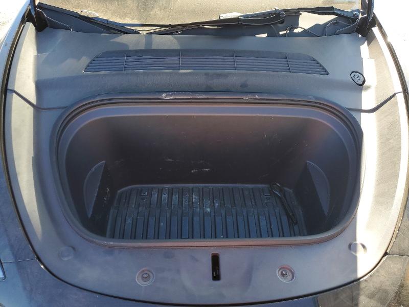 56351876 :رقم المزاد ، 7SAYGAEE7RF185593 vin ، 2024 Tesla Model Y مزاد بيع