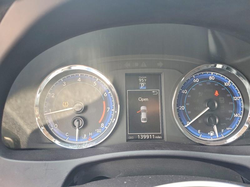 57887606 :رقم المزاد ، 5YFBURHE3JP840962 vin ، 2018 Toyota Corolla مزاد بيع