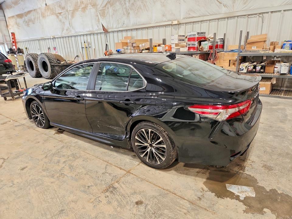 58006326 :رقم المزاد ، 4T1B11HK2KU172863 vin ، 2019 Toyota Camry مزاد بيع