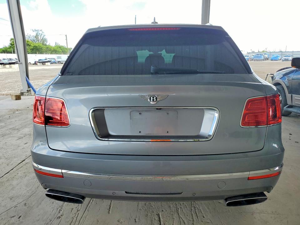 Продажа на аукционе авто 2018 Bentley Bentayga, vin: SJAAC2ZV6JC017814, номер лота: 59143166