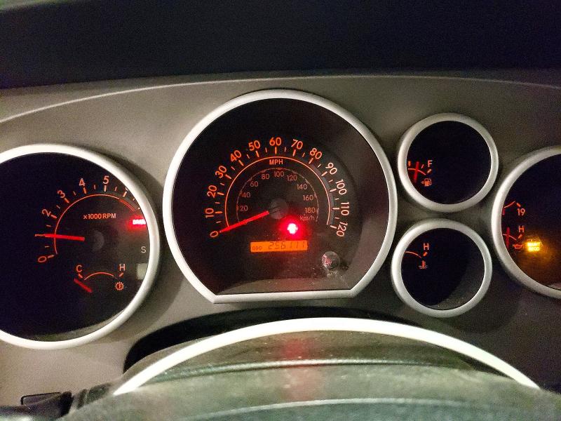 57393596 :رقم المزاد ، 5TFUM5F11BX020979 vin ، 2011 Toyota Tundra مزاد بيع