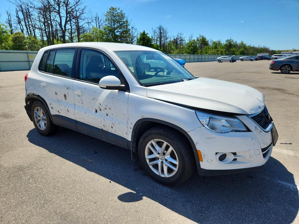 57186576 :رقم المزاد ، WVGBV7AX2BW524096 vin ، 2011 Volkswagen Tiguan مزاد بيع