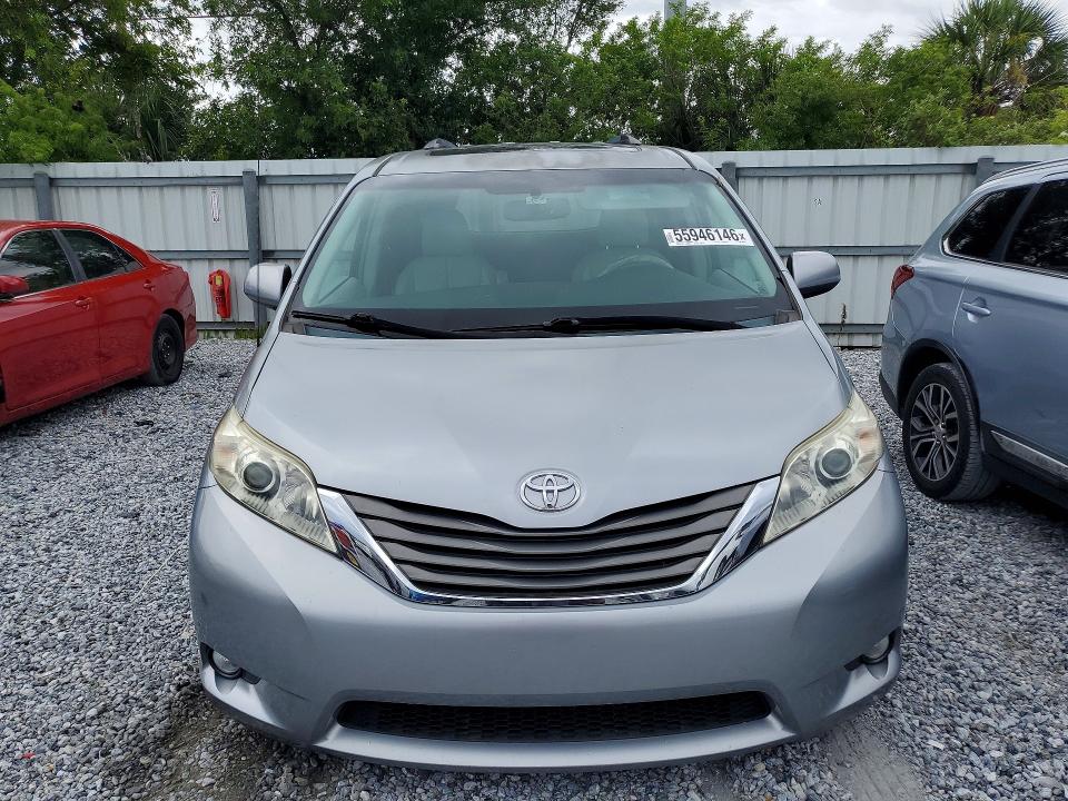 2013 Toyota Sienna მანქანა იყიდება აუქციონზე, vin: 5TDYK3DC6DS328934, აუქციონის ნომერი: 55946146
