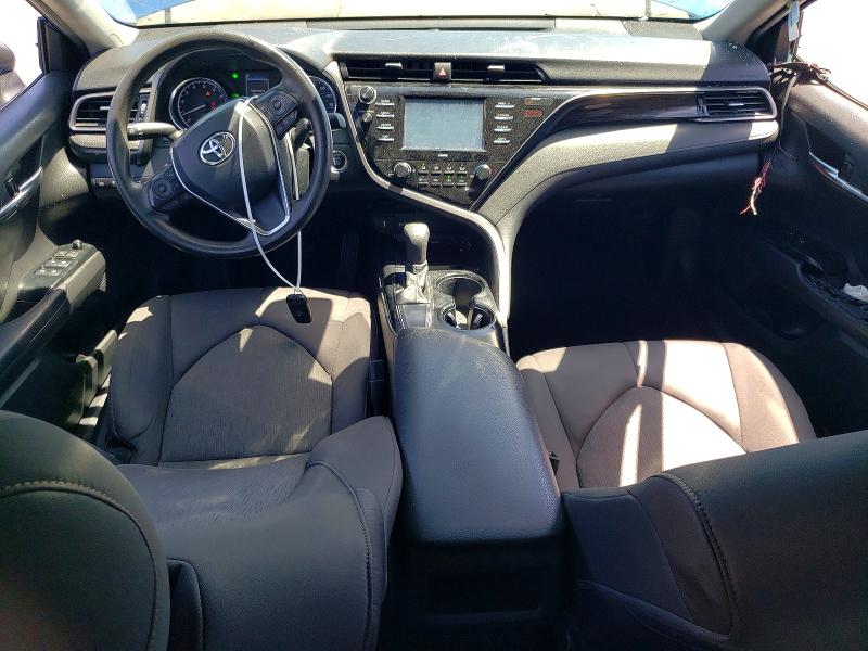 55956256 :رقم المزاد ، 4T1L11AK8LU325021 vin ، 2020 Toyota Camry مزاد بيع