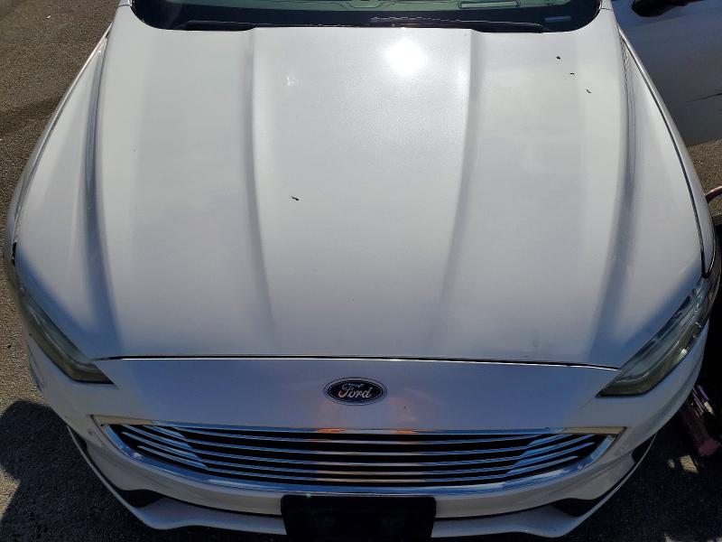 57158936 :رقم المزاد ، 3FA6P0LU6KR157397 vin ، 2019 Ford Fusion مزاد بيع