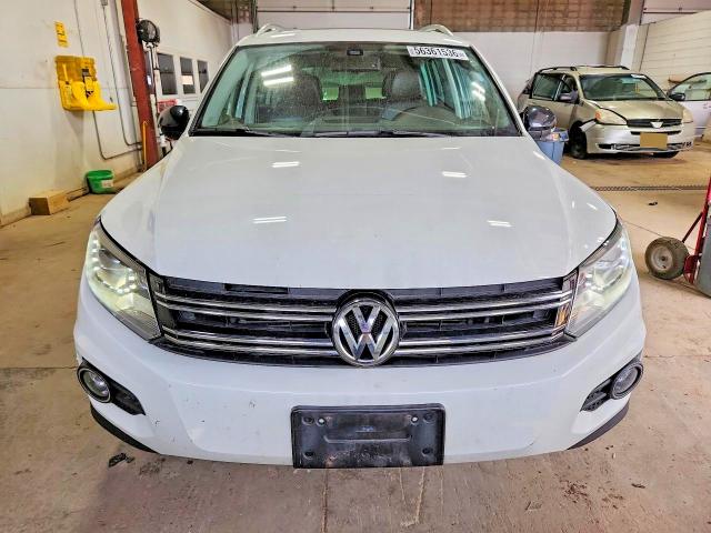 56361536 :رقم المزاد ، WVGUV7AX1HW509056 vin ، 2017 Volkswagen Tiguan مزاد بيع