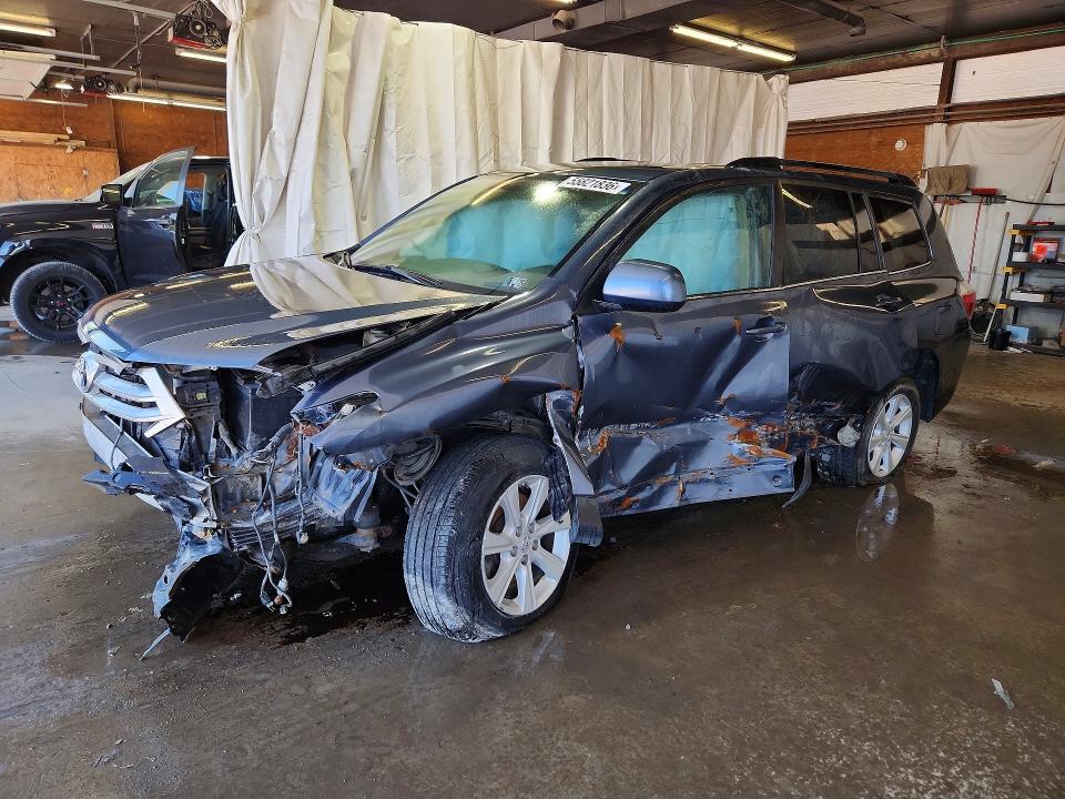 55821836 :رقم المزاد ، 5TDBK3EH2DS270577 vin ، 2013 Toyota Highlander مزاد بيع