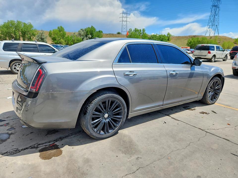 85607225 :رقم المزاد ، 2C3CA6CT8BH564050 vin ، 2011 Chrysler 300c مزاد بيع