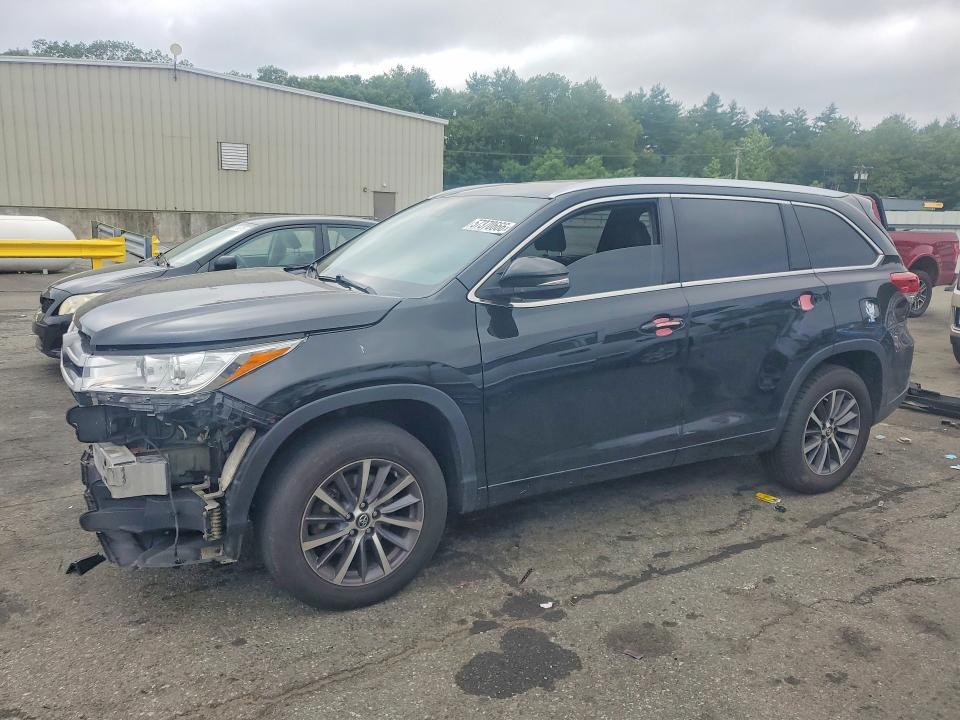 57370666 :رقم المزاد ، 5TDKZRFHXJS538705 vin ، 2018 Toyota Highlander مزاد بيع
