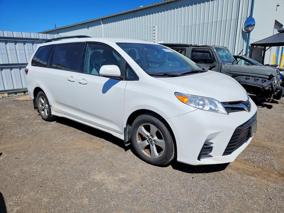 56795136 :رقم المزاد ، 5TDKZ3DCXJS963457 vin ، 2018 Toyota Sienna مزاد بيع