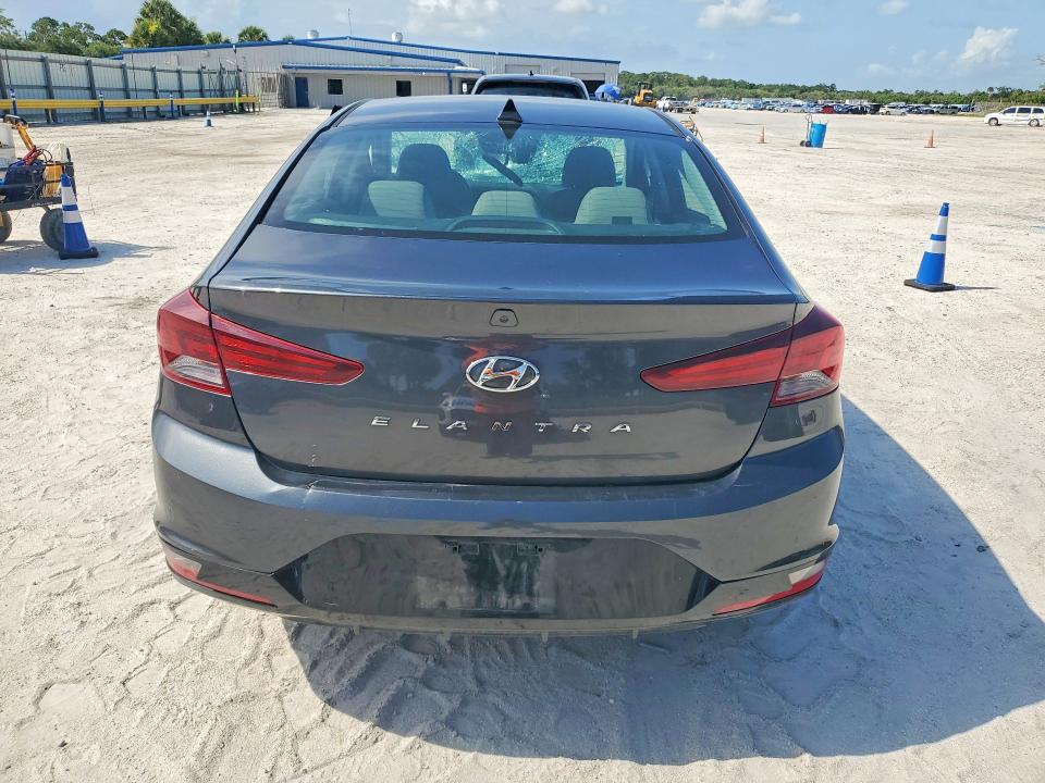 2020 Hyundai Elantra მანქანა იყიდება აუქციონზე, vin: 5NPD84LF6LH555883, აუქციონის ნომერი: 58787326