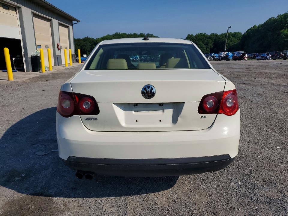 58197636 :رقم المزاد ، 3VWRM71K28M107299 vin ، 2008 Volkswagen Jetta مزاد بيع