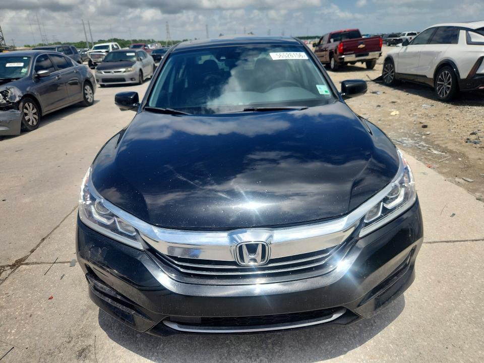 Продаж на аукціоні авто 2017 Honda Accord, vin: JHMCR6F53HC021958, номер лоту: 56526156