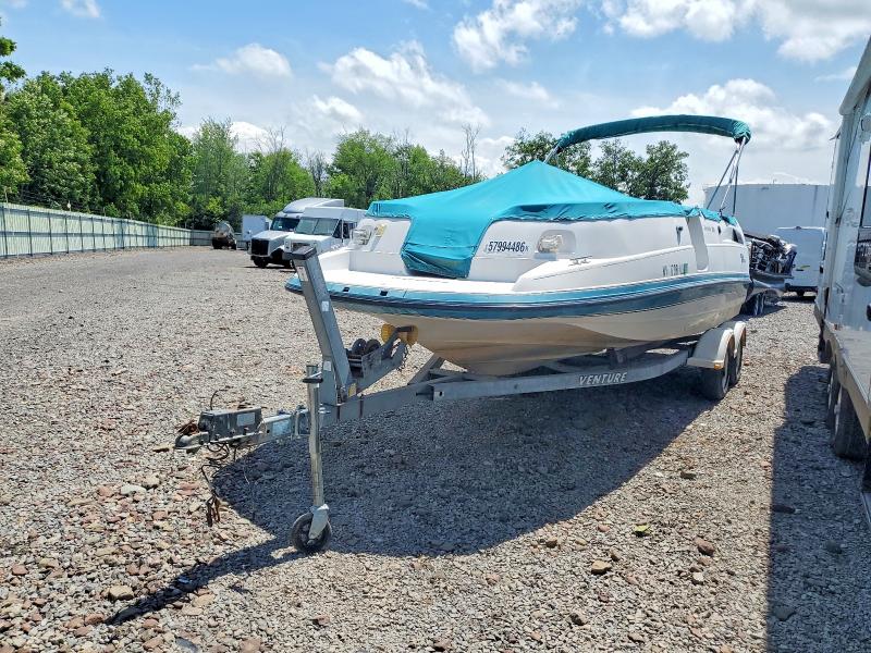 2000 Chaparral 22 Ft. მანქანა იყიდება აუქციონზე, vin: FGBX0511C494, აუქციონის ნომერი: 57994486