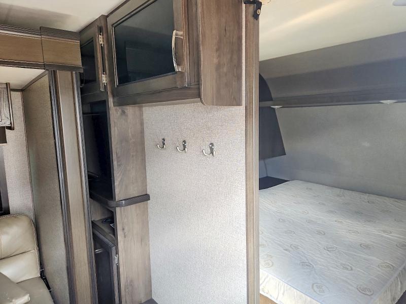 2020 Jayco Jay Recreational Vehicle (rv) მანქანა იყიდება აუქციონზე, vin: 1UJBJ0BS2L17M0264, აუქციონის ნომერი: 57891576