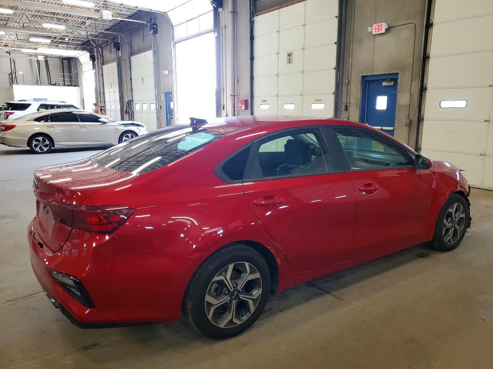 2020 Kia Forte მანქანა იყიდება აუქციონზე, vin: 3KPF24AD4LE217107, აუქციონის ნომერი: 54305386
