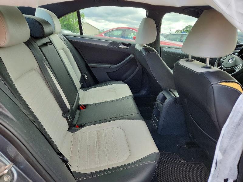 57624426 :رقم المزاد ، 3VWD17AJ0HM388710 vin ، 2017 Volkswagen Jetta مزاد بيع