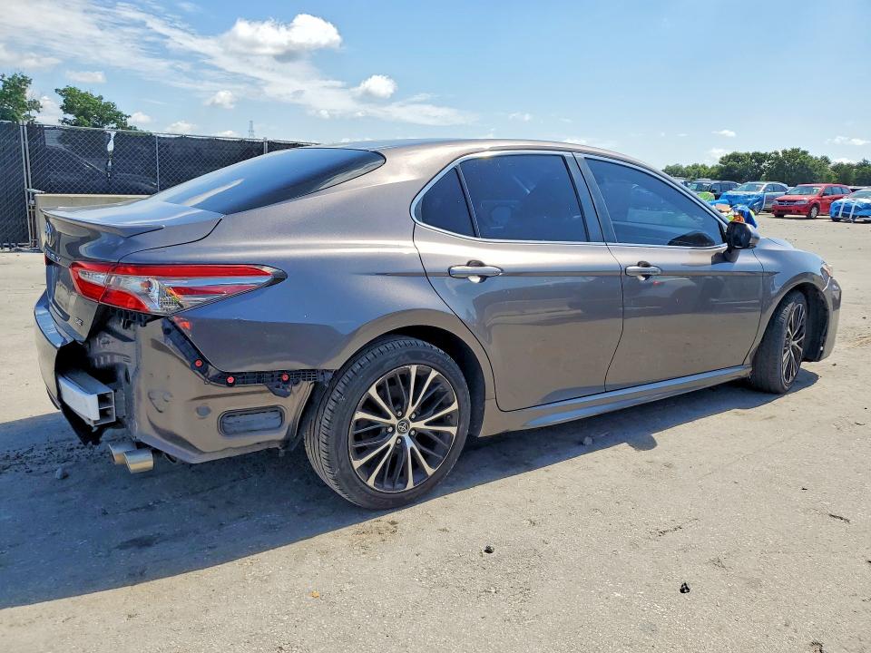 Auction sale of the 2018 Toyota Camry, vin: 4T1B11HK4JU043232, lot number: 58655426