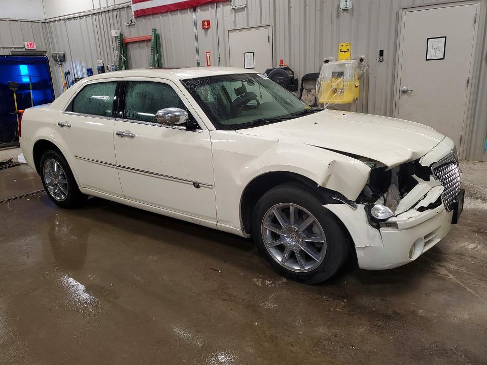 Продажа на аукционе авто 2010 Chrysler 300c, vin: 2C3CK6CT2AH239406, номер лота: 58807346