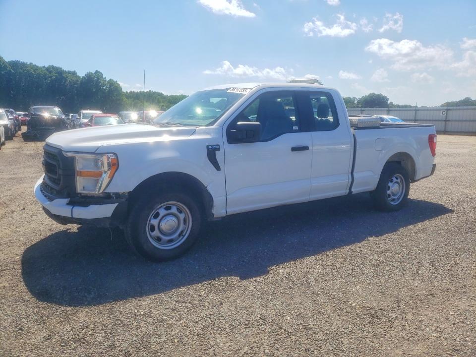55757236 :رقم المزاد ، 1FTEX1CB0NKD57677 vin ، 2022 Ford F150 مزاد بيع