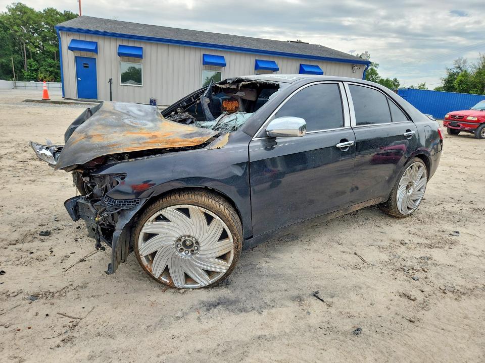58404836 :رقم المزاد ، 4T1BF3EK1AU073225 vin ، 2010 Toyota Camry مزاد بيع