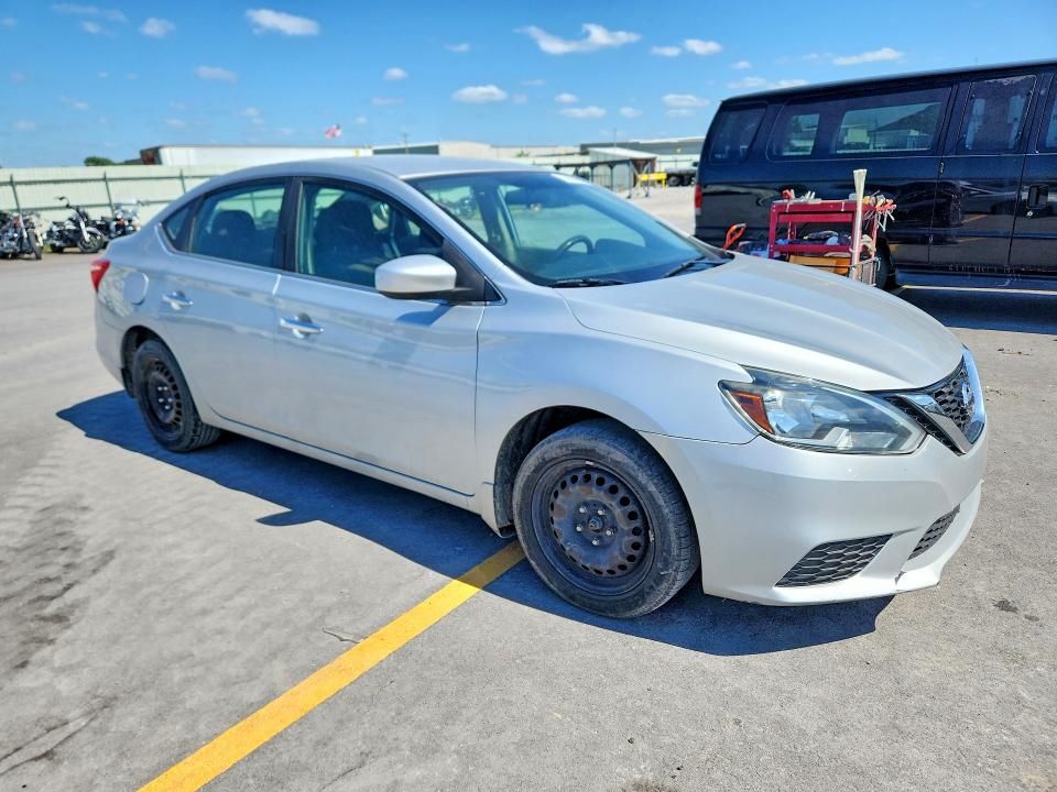 57869296 :رقم المزاد ، 3N1AB7AP5JY234552 vin ، 2018 Nissan Sentra مزاد بيع