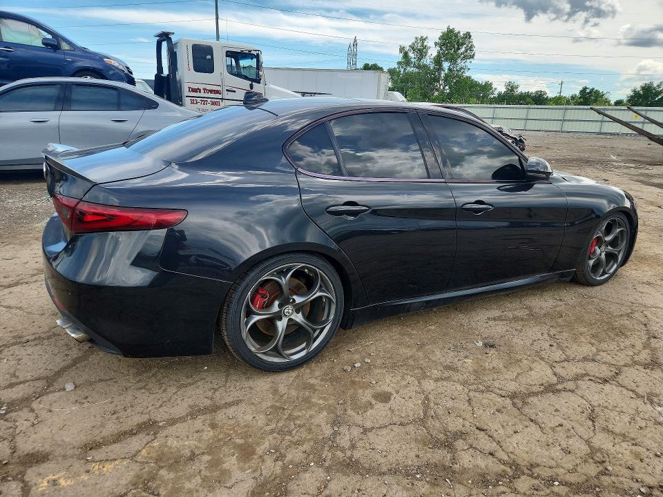 57572416 :رقم المزاد ، ZARFAEEN4H7544406 vin ، 2017 Alfa Romeo Giulia مزاد بيع