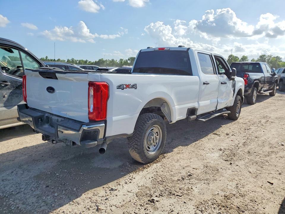 53983596 :رقم المزاد ، 1FT8W3BA9PED63757 vin ، 2023 Ford F350 مزاد بيع